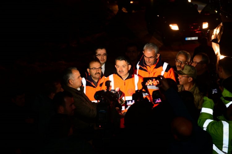 Bakan Pakdemirli &ouml;rt&uuml; yangınlarının s&uuml;rd&uuml;ğ&uuml; Trabzon'da incelemelerde bulundu