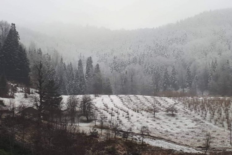 Sakarya'nın y&uuml;ksek kesimleri beyaza b&uuml;r&uuml;nd&uuml;