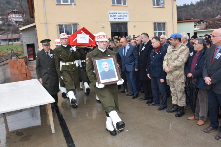 Gazi son yolculuğuna uğurlandı
