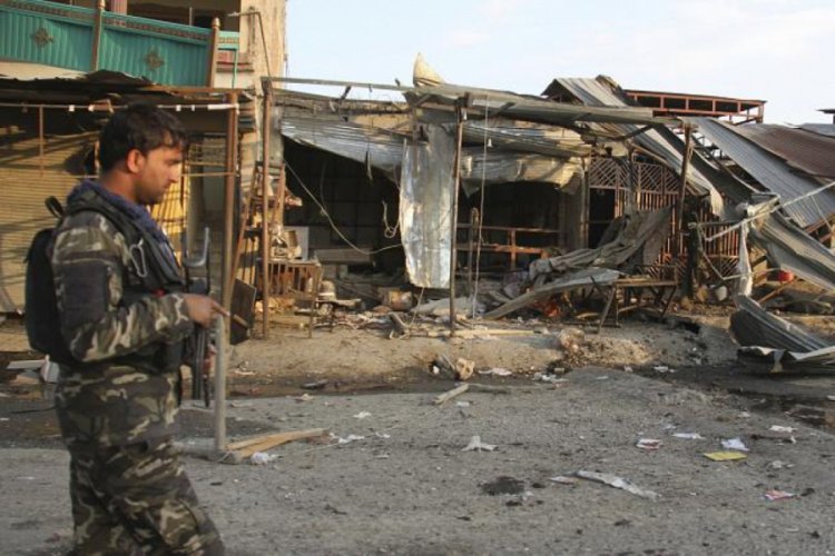 Afganistan'da karakola bomba y&uuml;kl&uuml; ara&ccedil;la saldırı