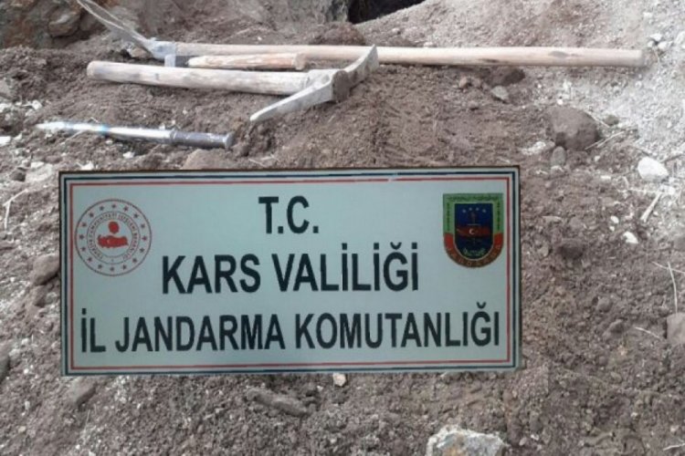 Ka&ccedil;ak kazı yapan 2 kişi su&ccedil;&uuml;st&uuml; yakalandı