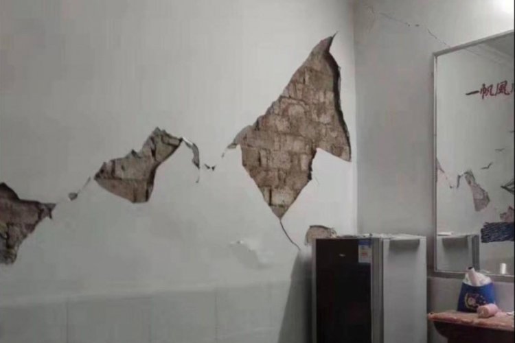 &Ccedil;in'de 5 b&uuml;y&uuml;kl&uuml;ğ&uuml;ndeki deprem kameralara yansıdı