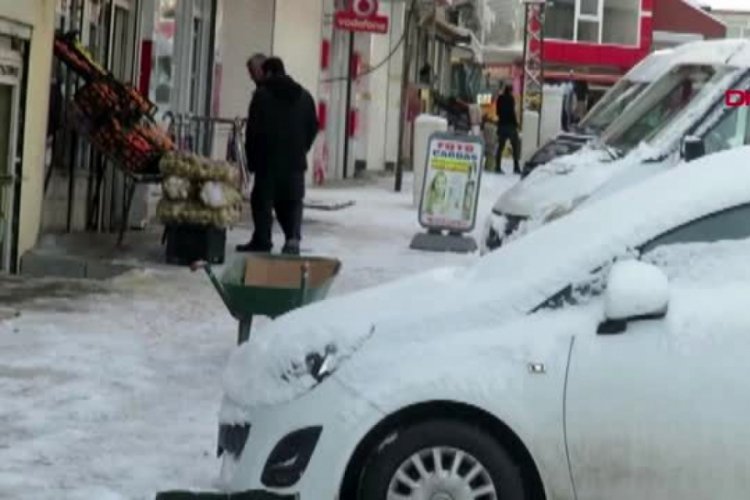 12 yerleşim yerinin yolu kapandı