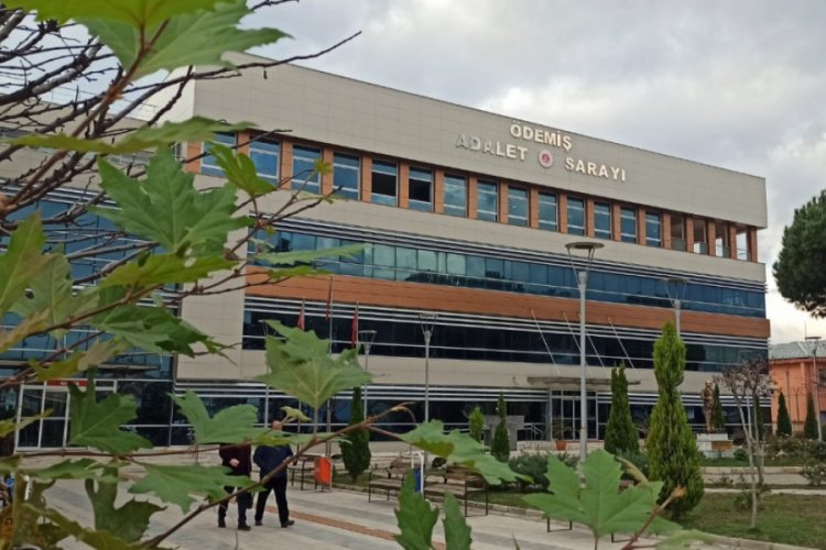Okul m&uuml;d&uuml;r&uuml;n&uuml;n &ouml;ld&uuml;r&uuml;lmesine ilişkin dava Şubat ayına ertelendi