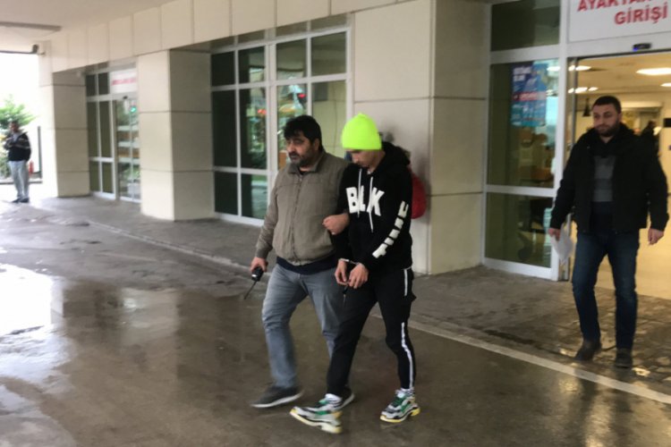 Tuvalette kapı altından kadını g&ouml;r&uuml;nt&uuml;lemeye &ccedil;alışan kişi, g&ouml;zaltına alındı