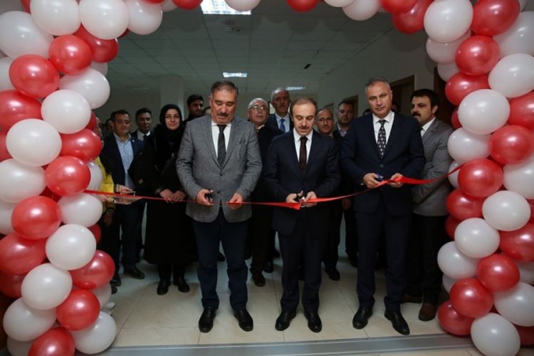 Vali C&uuml;neyt Epcim, STEM at&ouml;lyesinin a&ccedil;ılışını ger&ccedil;ekleştirdi