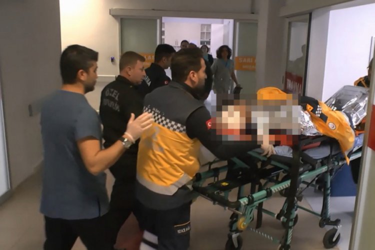 Karda arama &ccedil;alışmalarında paletli ara&ccedil; devrildi