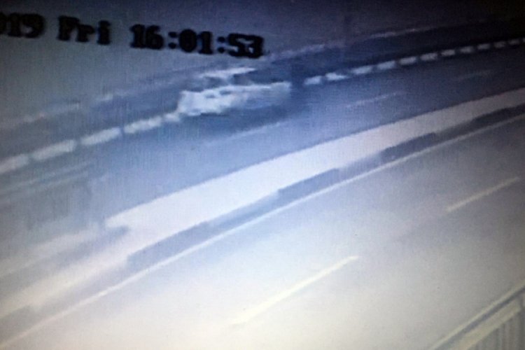 Feci kaza g&uuml;venlik kamerasına yansıdı