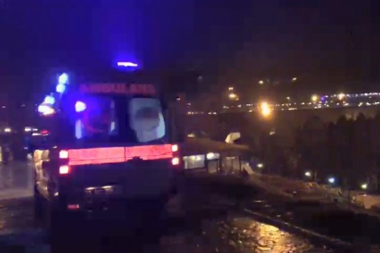 Tarihi on g&ouml;zl&uuml; k&ouml;pr&uuml;de intihar girişimi
