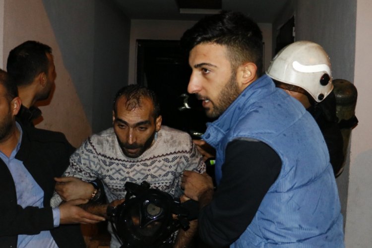 Yangında mahsur kalan 11 kişi kurtarıldı