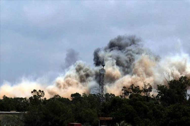 Libya'daki Hafter g&uuml;&ccedil;leri m&uuml;hendislik enstit&uuml;s&uuml;n&uuml; bombaladı