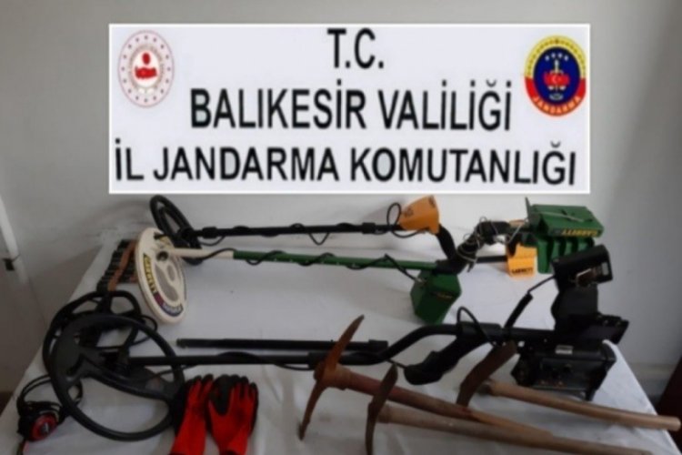 Ka&ccedil;ak kazı yapan 4 kişi yakalandı