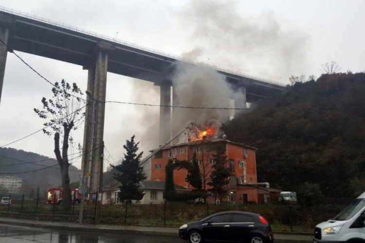 Beykoz�da bir ev alev aldı Güncel Haberler