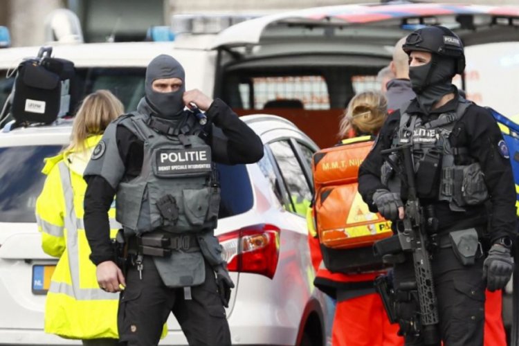 Sınır dışı edilen YTS, Hollanda'da g&ouml;zaltına alındı