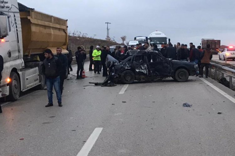 Zincirleme kazada hayatını kaybetti