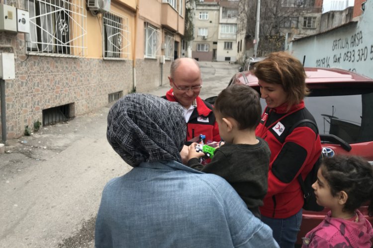 T&uuml;rk Kızılayı Bursa Şubesi'nin 'İyilik Sever Harekatı' devam ediyor