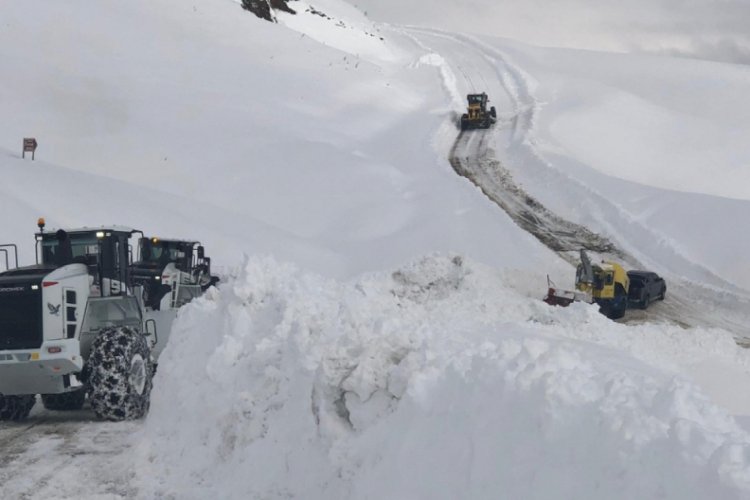 Hakkari'de 21 k&ouml;y ve 67 mezra yolu ulaşıma kapandı