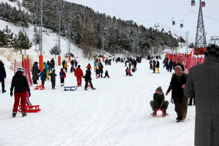 Paland&ouml;ken yılbaşı &ouml;ncesi cıvıl cıvıl