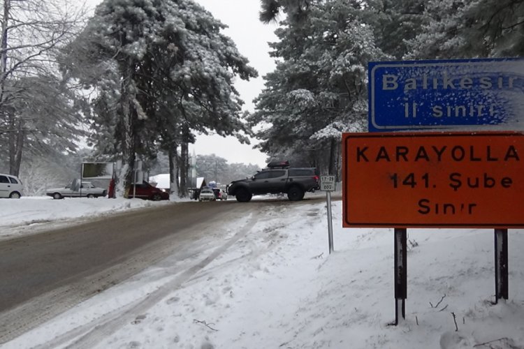Kazdağları'nda kar yağışı hayatı olumsuz etkiliyor