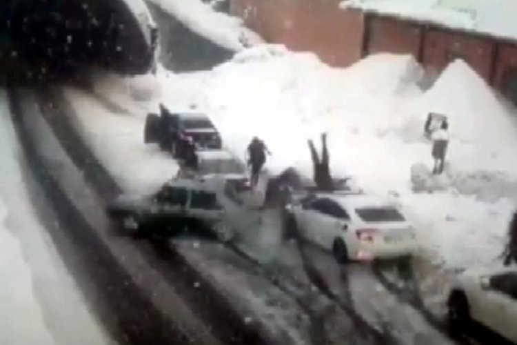 Bursa Da Gokyuzunden Guller Dokuldu Kent Goksun