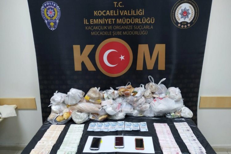 İş yerlerine sahte para vermeye &ccedil;alışan 3 ş&uuml;pheli tutuklandı