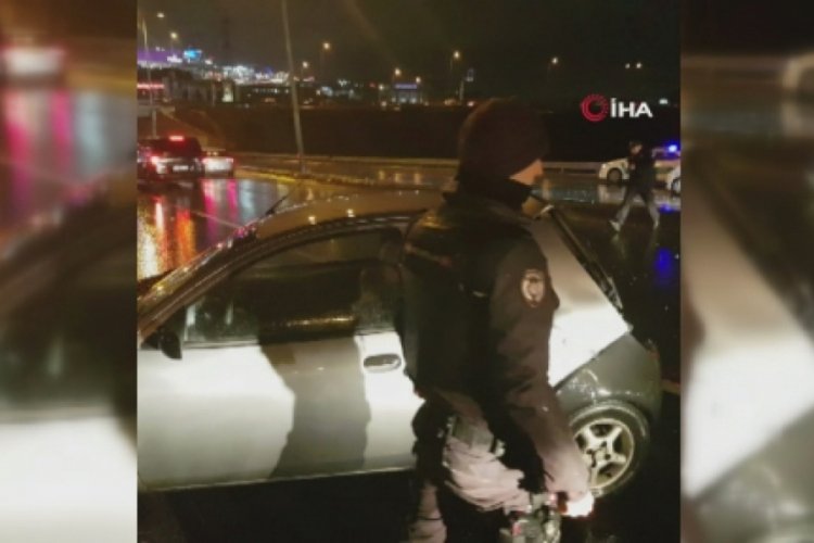 Kayganlaşan yolda kaza meydana geldi