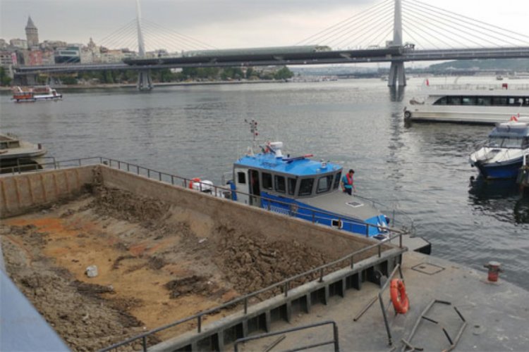 Unkapanı K&ouml;pr&uuml;s&uuml;'nde intihar girişimi yaşandı