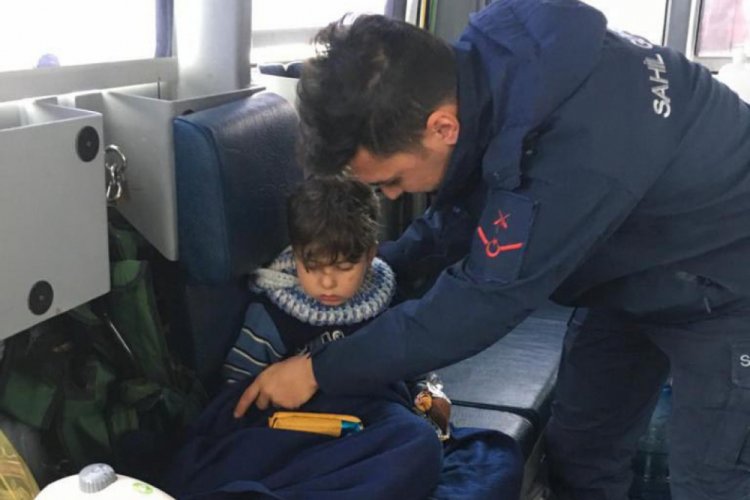 &Ccedil;eşme'de 31 ka&ccedil;ak g&ouml;&ccedil;men yakalandı