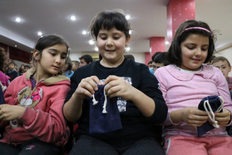 Kot pantolonlar, binlerce &ouml;ğrenciye kalemlik oldu