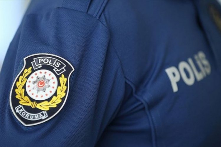 Mağaza &ccedil;alışanı m&uuml;şteriye &ccedil;arptı kavga &ccedil;ıktı