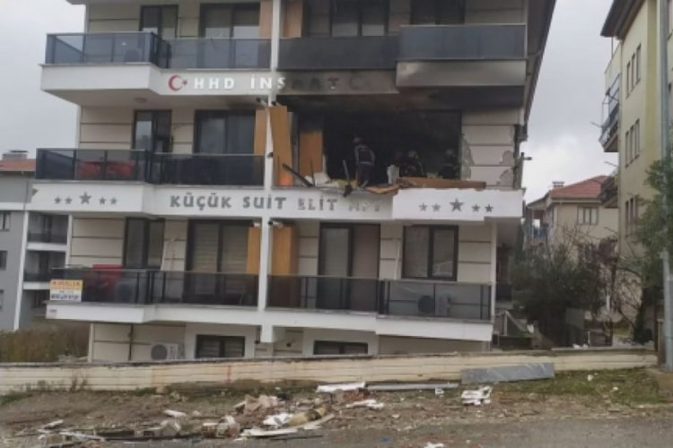 Apartta patlama yaşandı, ortalık savaş alanına d&ouml;nd&uuml;