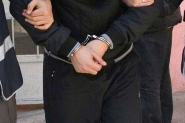 'Dur' ihtarına uymayan firari h&uuml;k&uuml;ml&uuml; kovalamaca ile yakalandı