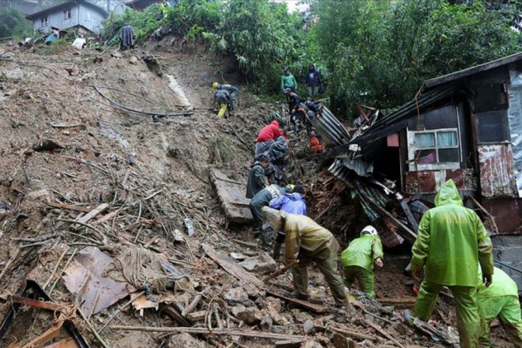Filipinler'deki Ursula Tayfunu'nda &ouml;l&uuml; sayısı 47'ye y&uuml;kseldi