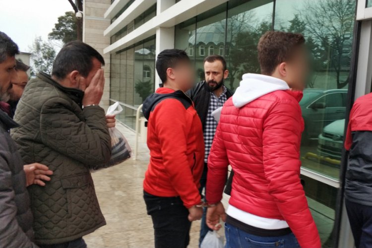 Kafeye pompalı t&uuml;fekle dalan 12 kişi g&ouml;zaltında