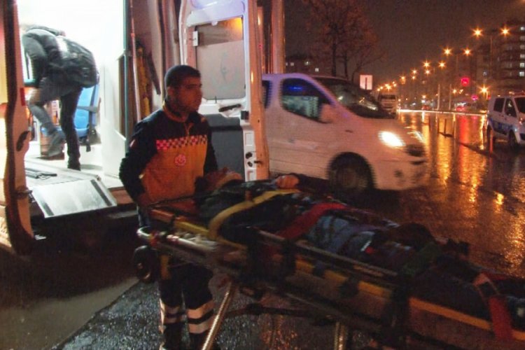 Trafik kazasında 2'si ağır 5 &ccedil;ocuk yaralandı