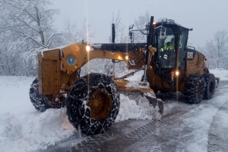 Bursa'da kapanan 20 k&ouml;y yolu a&ccedil;ıldı