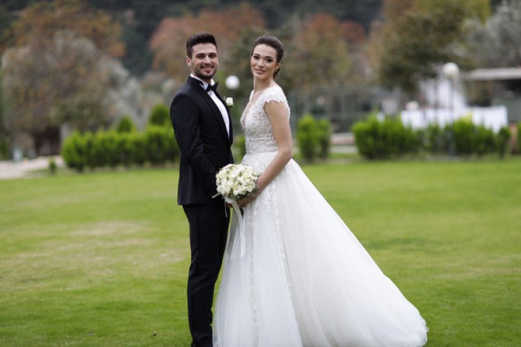 Okay Yokuşlu, Melisa Kerman ile d&uuml;nyaevine girdi