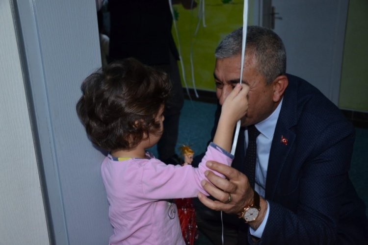 Yeni yılda &ccedil;ocukları unutmadılar