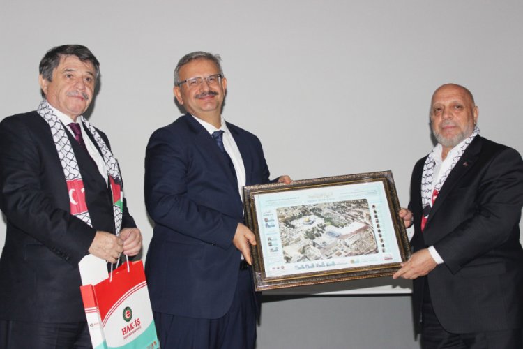 'Kud&uuml;s i&ccedil;in ayaktayız, Filistin i&ccedil;in buradayız' programı d&uuml;zenlendi
