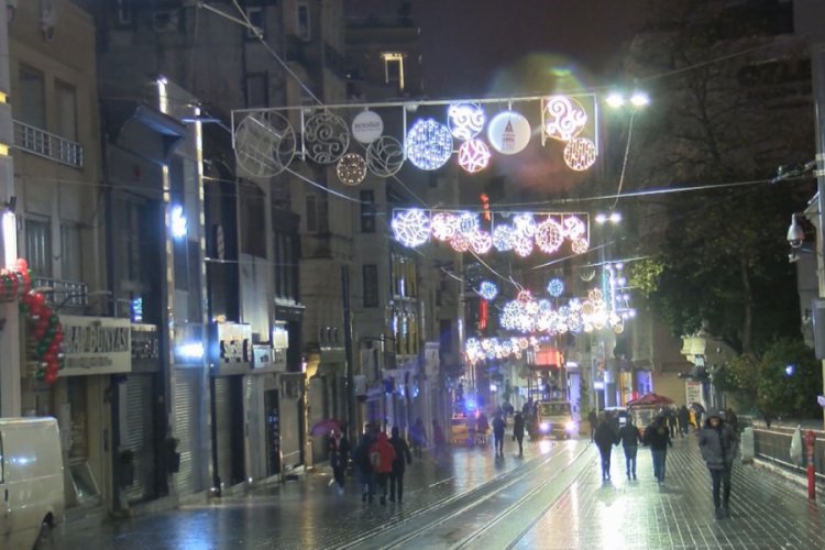 Taksim Meydan'da yılbaşı hazırlıkları