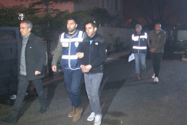 Eve giren hırsızlar yakalanınca "yatmak i&ccedil;in" girdik dediler