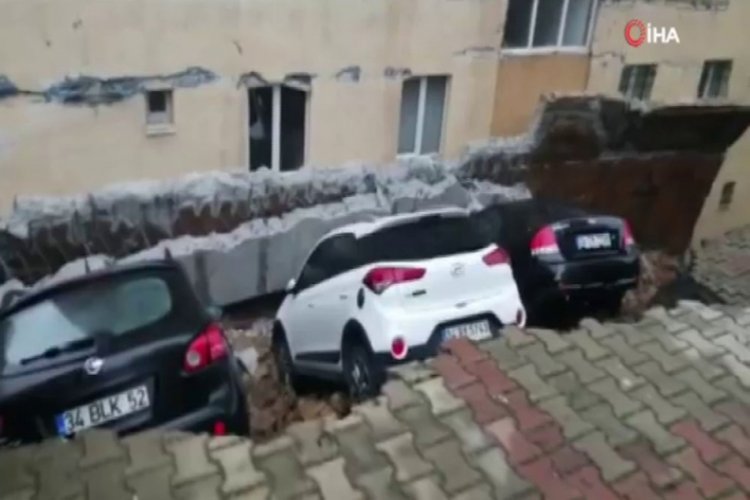 Site otoparkında istinat duvarı &ccedil;&ouml;kt&uuml;