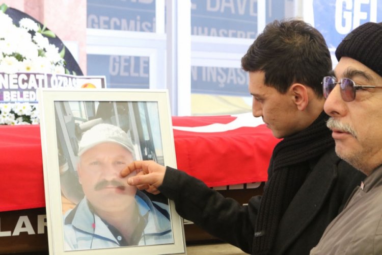 Ter&ouml;r saldırısında hayatını kaybeden iş&ccedil;i toprağa verildi