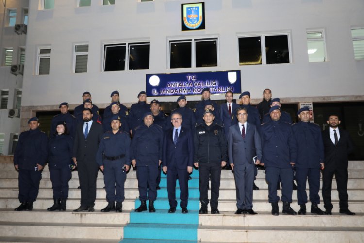 Karaloğlu'ndan, Mehmet&ccedil;iğe 'telefon' s&uuml;rprizi