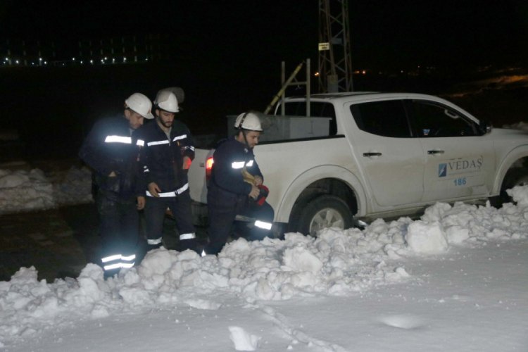 Ekiplerinin eksi 15 derecede elektrik m&uuml;cadelesi