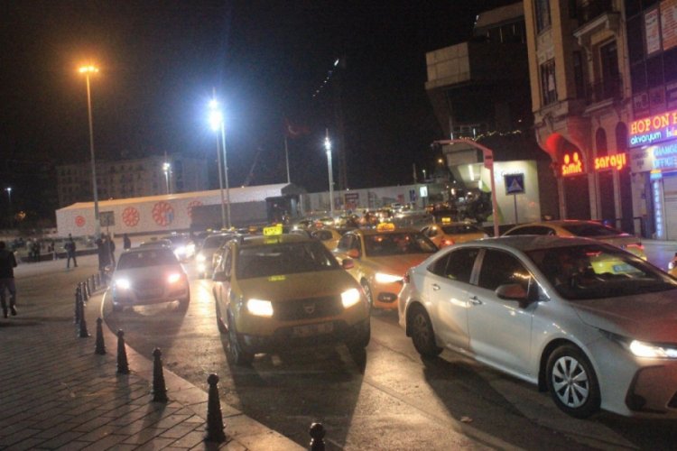 Taksim'de hayat normale d&ouml;nd&uuml;