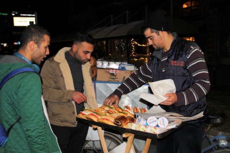Yılbaşında onlar yine ekmek parası peşindeydi