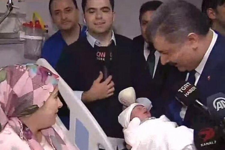 Yeni yılın ilk bebeğini ziyaret etti ve duyurdu: 2020 yılında devreye sokacağız