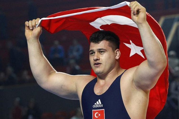 Rıza Kayaalp, 2019'da T&uuml;rk g&uuml;reş tarihine ge&ccedil;ti