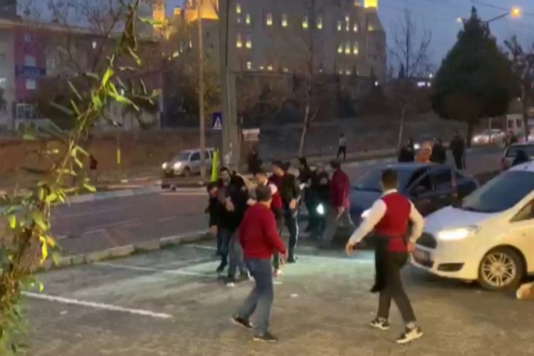 Taşlı sopalı kavga! 1 yaralı, 6 g&ouml;zaltı